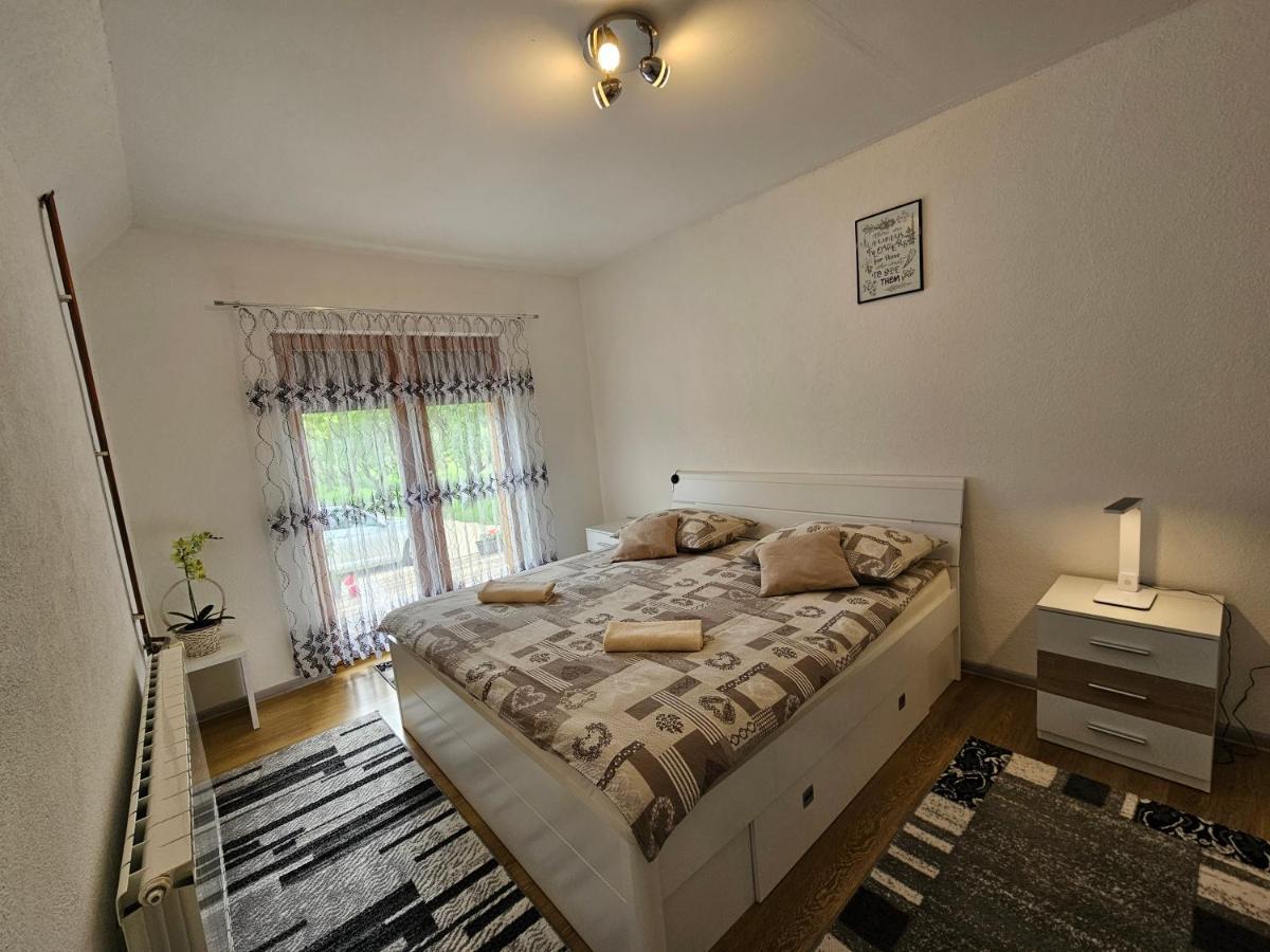 Apartment Topalovic Korenica Esterno foto